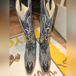 Womans Corral Black and Gold Boots Style A1967 Size 7.5